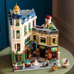 LEGO® Icons 11371 Shoppinggata