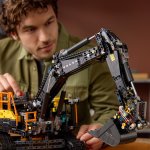LEGO® Technic 42215 Volvo EC500 Hybrid grävmaskin