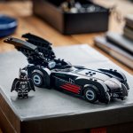 LEGO® Super Heroes 76333 Batman & Robin™ Batmobile™